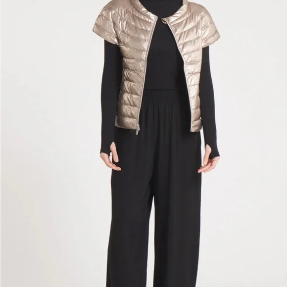 Cotes de London Medium Gold Metallic Puffer Vest - Picture 2 of 8